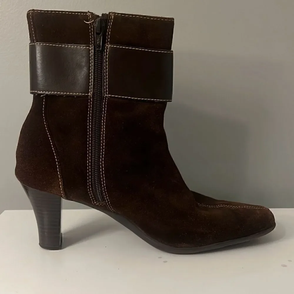 Aerosoles Women's Brown Suede Belted Pointed Toe Ankle Booties